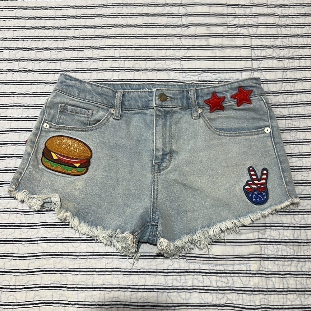 Mossimo Women's Jean  Distressed Denim High Rise short Size 6/28